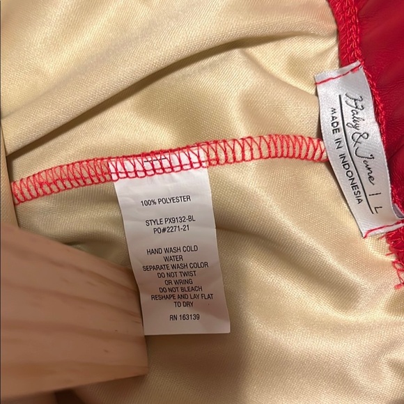 Haley & June Red Faux Leather Women's Skort size Large - Picture 5 of 6